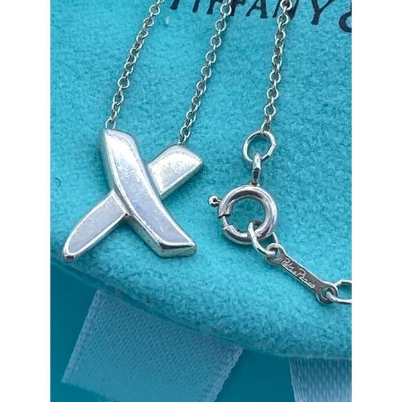 Authentic Tiffany & Co Sliver Paloma Picasso Kiss X Pendant Necklace - Picture 2 of 11